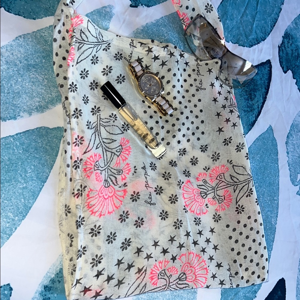 NWOT Free People tote 🌸 - Picture 6 of 6